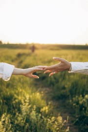 Мягкое прикосновение к себе